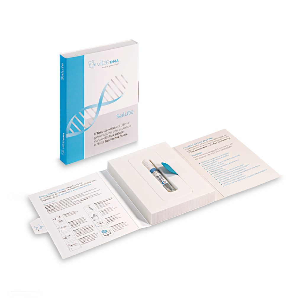 Kit per test genetico VitaeDNA Salute con manuale, provette e spiegazioni dettagliate per analisi di salute e benessere.